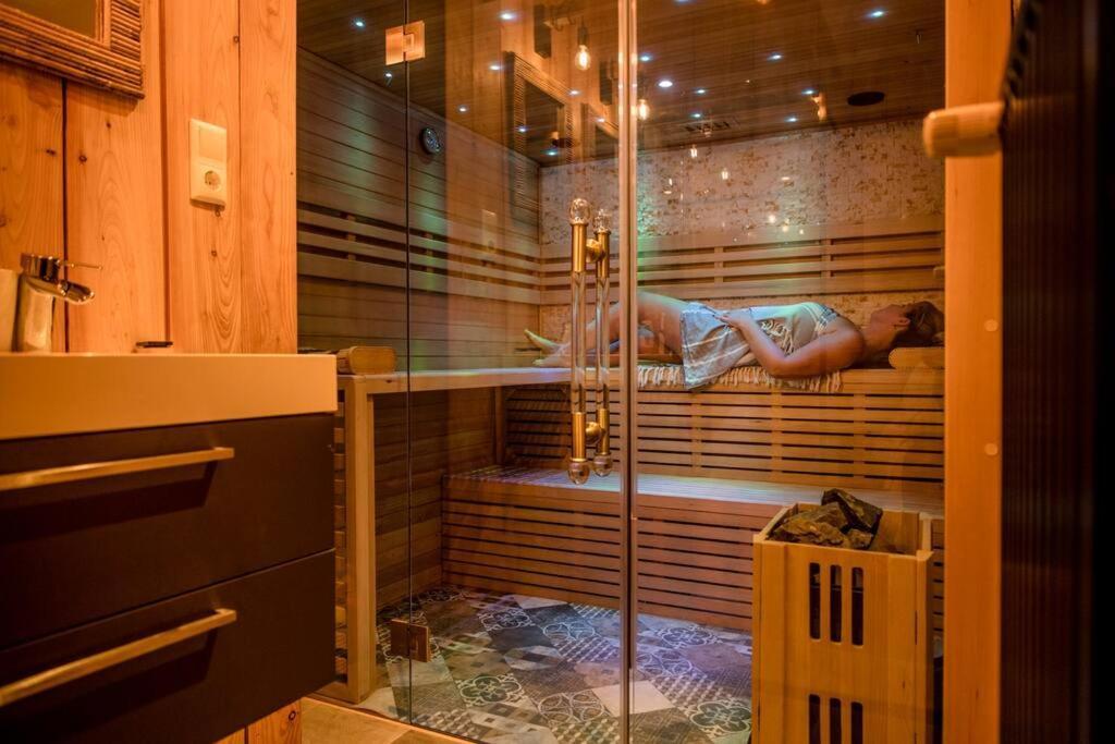 Boutique Bungalow 2 Met Sauna, Hottub En Boskas Rheezerveen Buitenkant foto